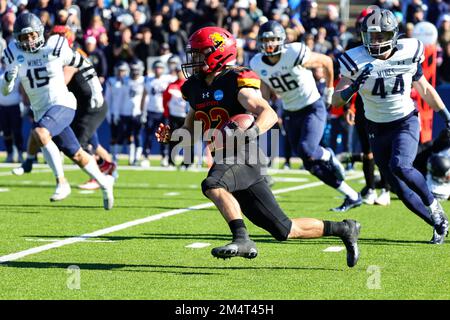 Ferris state Bulldogs ricevitore ampio Brady Rose (22) su un termine intorno durante il primo trimestre del campionato nazionale NCAA Divisione II college fo Foto Stock