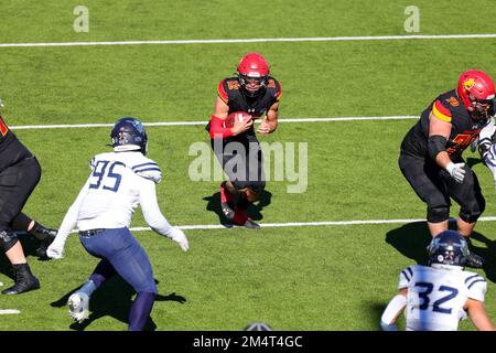 Ferris state Bulldogs Carson Gulker (12) durante il secondo trimestre del campionato nazionale di calcio universitario NCAA Division II, a McKinney IS Foto Stock