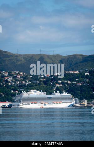 Nave da crociera 'Majestic Princess', ormeggiata a Wellington, North Island, Nuova Zelanda Foto Stock