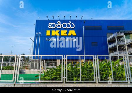 Distribuito su oltre 12,2 ettari, il negozio IKEA Nagasandra offre oltre 7.000 arredi domestici accessibili, di buona qualità, sostenibili e ben progettati. Foto Stock