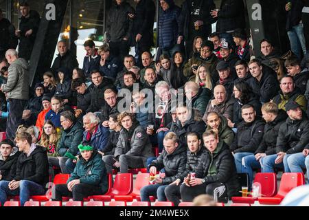 Rotterdam, Paesi Bassi. 23rd Dec 2022. Rotterdam - tifosi di Feyenoord durante la partita tra Feyenoord e Passi pure Eagles a Nieuw Varkenoord il 23 dicembre 2022 a Rotterdam, Paesi Bassi. (Foto da scatola a scatola/Tom Bode) Credit: Foto da scatola a scatola/Alamy Live News Foto Stock