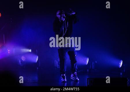 Roma, Italia. 22nd Dec, 2022. Coez durante Coez dal Rooftop, cantante italiano Concerto di Musica a Roma, Italia, Dicembre 22 2022 Credit: Independent Photo Agency/Alamy Live News Foto Stock