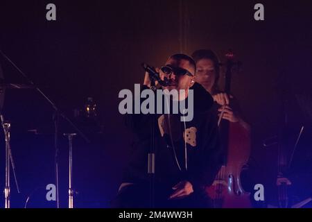 Auditorium della conciliazione, Roma, Italia, 22 dicembre 2022, Coez durante Coez dal Rooftop - Concerto di Musica della cantante italiana Foto Stock