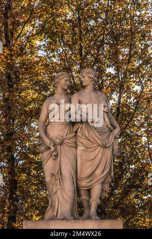 Statua di Cerere e Dioniso all'esterno del Palazzo di Schonbrunn (Schloss Schönbrunn), Vienna, Austria Foto Stock