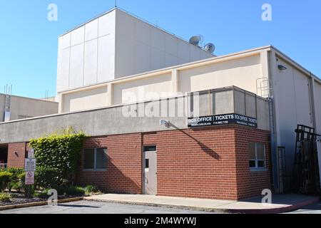 FULLERTON, CALIFORNIA - 21 DEC 2022: Box Office per il Bronwyn Dodson Theater sul campus del Fullerton College. Foto Stock