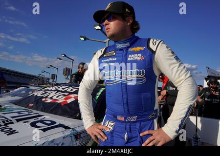 Noah Gragson si porta in pista per la Coca-Cola 600 al Charlotte Motor Speedway di Concord, NC. Foto Stock