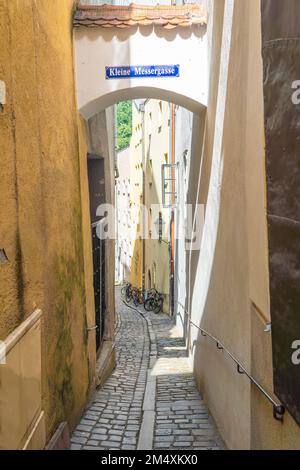 Germania, Baviera, Passau, Via Nome segno sul vicolo Kleine Messergasse Foto Stock