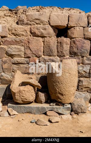 Vasi rovinati al sito archeologico di al-Ukhdud a Najran, Arabia Saudita Foto Stock