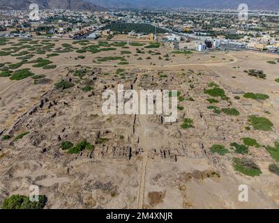 Veduta aerea del paesaggio arido al sito archeologico di al-Ukhdud a Najran, Arabia Saudita Foto Stock