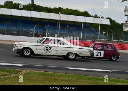 Le dimensioni contano?, Fred Shepherd, Bill Shepherd, Ford Galaxie, Aaron Smith, Austin Mini Cooper S, Trofeo Adrian Flux per la Transatlantic Pre ’66 Touring Foto Stock