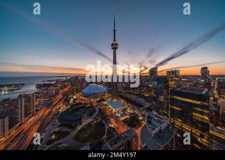 Vista panoramica della città di Toronto al tramonto, Ontario, Canada. Foto Stock