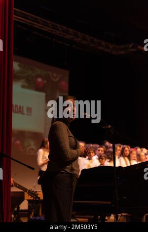 Cangas, Pontevedra Spagna. 21 dicembre 2022: presentazione della mayoress e concerto di natale in auditorium dal conservatorio di professionisti Foto Stock