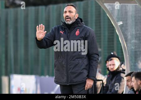 Stadio Pietro Torrini, Firenze, 26 novembre 2022, Davide Cordone (Assistente Coach di AC Milan) durante ACF Fiorentina vs AC Milan - Italiano Foto Stock