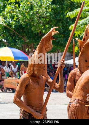 Danza personalizzata a Owaraha, o Santa Ana, Isole Salomone Foto Stock