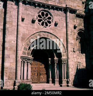 PORTADA MERIDIIONAL DE LA IGLESIA DE SAN JUAN DE LA PUERTA NUEVA - SIGLO XII - ROMANICO ESPAÑOL. LOCALITÀ: IGLESIA DE SAN JUAN DE LA PUERTA. Zamora. SPAGNA. Foto Stock