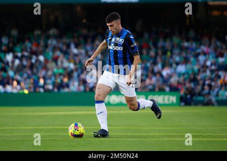 Siviglia, Spagna. 23rd Dec, 2022. Matteo Ruggeri (22) di Atalanta visto durante il calcio amichevole tra Real Betis e Atalanta all'Estadio Benito Villamarin di Siviglia. (Photo Credit: Gonzales Photo/Alamy Live News Foto Stock