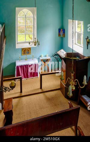 Interno della Chiesa di Santa Maria la Vergine, Capel-y-ffin, Montagne nere, Brecon Beacons, Powys, Galles, Regno Unito Foto Stock