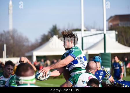 Treviso, Italia. 24th Dec, 2022. Giovanni Pettinelli (Benetton Treviso) durante la partita di rugby tra Benetton Treviso e Zebre Parma valida per il Campionato Unito di rugby disputato allo stadio Monigo di Treviso sabato 24 dicembre 2022 (Credit Image: © Alberto Gardin/ZUMA Press Wire) Foto Stock