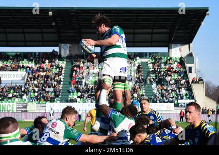 Treviso, Italia. 24th Dec, 2022. Giovanni Pettinelli (Benetton Treviso) durante la partita di rugby tra Benetton Treviso e Zebre Parma valida per il Campionato Unito di rugby disputato allo stadio Monigo di Treviso sabato 24 dicembre 2022 (Credit Image: © Alberto Gardin/ZUMA Press Wire) Foto Stock