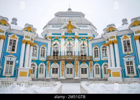 PUSHKIN, RUSSIA - 08 MARZO 2022: Primo piano del padiglione Hermitage. Tsarskoye Selo (Pushkin), Russia Foto Stock