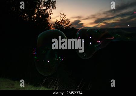 Bolle giganti in montagna Foto Stock