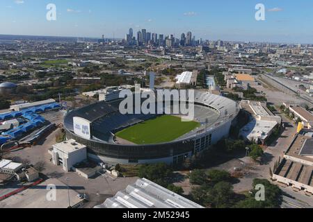 Una vista aerea generale del Cotton Bowl Stadium al parco State Fair of Texas, martedì 20 dicembre 2022, a Dallas. Foto Stock