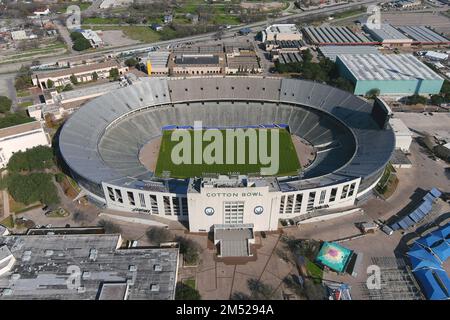 Una vista aerea generale del Cotton Bowl Stadium al parco State Fair of Texas, martedì 20 dicembre 2022, a Dallas. Foto Stock