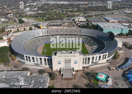 Una vista aerea generale del Cotton Bowl Stadium al parco State Fair of Texas, martedì 20 dicembre 2022, a Dallas. Foto Stock