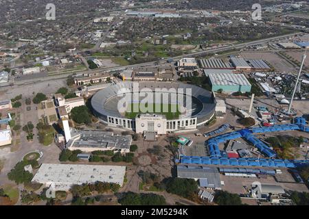 Una vista aerea generale del Cotton Bowl Stadium al parco State Fair of Texas, martedì 20 dicembre 2022, a Dallas. Foto Stock