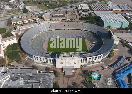 Una vista aerea generale del Cotton Bowl Stadium al parco State Fair of Texas, martedì 20 dicembre 2022, a Dallas. Foto Stock