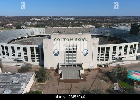 Una vista aerea generale del Cotton Bowl Stadium al parco State Fair of Texas, martedì 20 dicembre 2022, a Dallas. Foto Stock