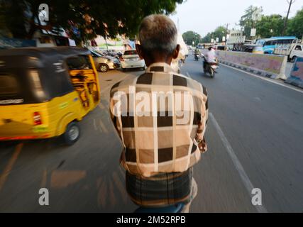 Viaggiare su un rikshaw ciclabile a Madurai, Tamil Nadu, India. Foto Stock