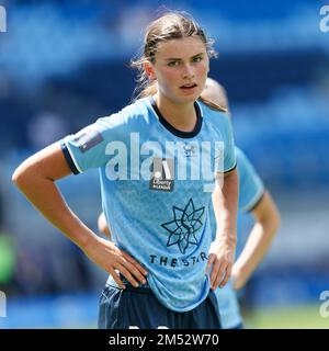 Sydney, Australia. 24th Dec 2022. Charlize Rule of Sydney FC guarda avanti durante la partita tra Sydney FC e Wanderers allo stadio Allianz il 24 dicembre 2022 a Sydney, Australia Credit: IOIO IMAGES/Alamy Live News Foto Stock