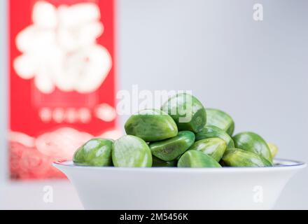 BINZHOU, CINA - 25 DICEMBRE 2022 - l'aglio di Laba è visto in Binzhou, provincia di Shandong della Cina orientale, 25 dicembre 2022. L'aglio LABA è uno spuntino tradizionale Foto Stock