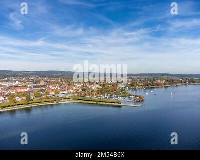 Veduta aerea della città di Radolfzell am Lake Costanza, distretto di Costanza, Baden-Wuerttemberg, Germania Foto Stock