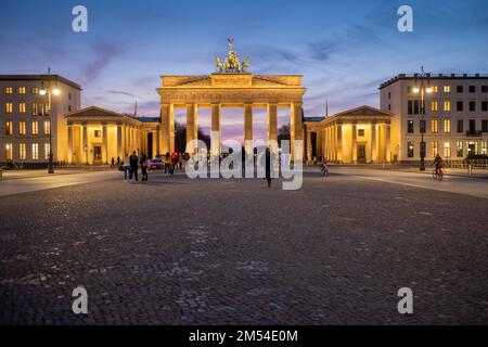 Germania, Berlino, 18. 03. 2020, porta di Brandeburgo, vuoto davanti all'edificio, nessun visitatore, turisti Foto Stock