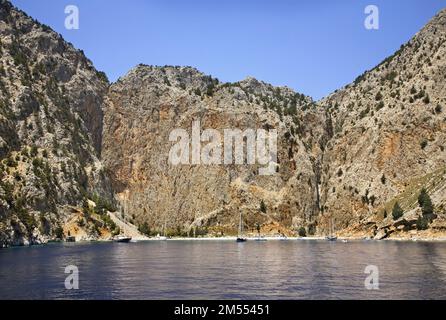 Saint George Bay sull'isola di Symi. Grecia Foto Stock