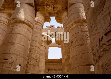 Rovine del Tempio di Karnak Egiziano, il più grande museo all'aperto di Luxor. Egitto. Foto Stock