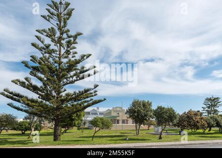 Struisbaai, Sud Africa - 21 settembre 2022: Scena di strada, con un comune che si protesa, a Struisbaai, nella Provincia del Capo Occidentale Foto Stock