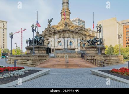 Monumento ai soldati e ai marinai di Cleveland, progettato e scolpito da Levi Scofield, veterano del 103rd° Reggimento della Fanteria Volontario dell'Ohio. Foto Stock