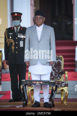 Kathmandu, Bagmati, Nepal. 26th Dec, 2022. Il neo-eletto primo ministro del Nepal PUSHPA KAMAL DAHAL partecipa alla cerimonia di giuramento presso l'ufficio presidenziale di Kathmandu, Nepal. (Credit Image: © Sunil Sharma/ZUMA Press Wire) Foto Stock