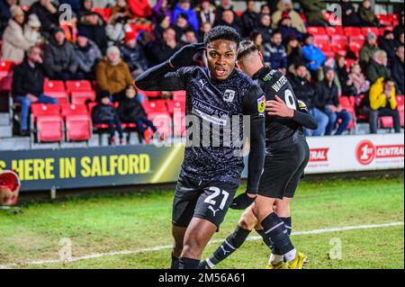 Salford, Regno Unito. 26th Dec 2022. I giocatori di Barrow festeggiano il loro secondo gol durante la partita della Sky Bet League 2 tra Salford City e Barrow al Peninsula Stadium, Moor Lane, Salford, lunedì 26th dicembre 2022. (Credit: Ian Charles | MI News) Credit: MI News & Sport /Alamy Live News Foto Stock