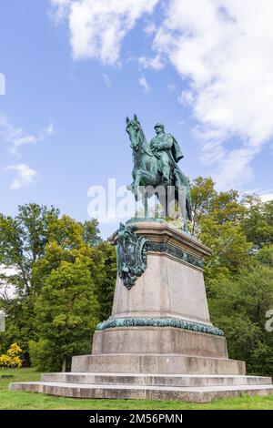Coburg, Germania - 16 settembre 2022: Statua di Herzog Ernst II nell'antica città di Coburg in alta Franconia, Baviera in Germania Foto Stock