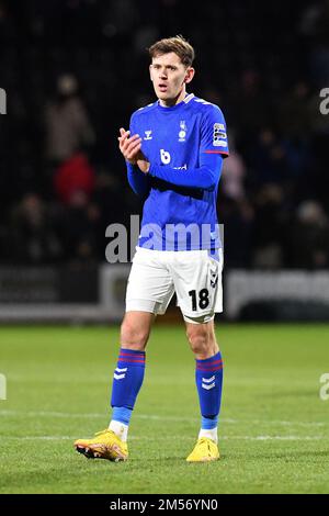 Nottingham, Regno Unito. 26th Dec, 2022. Ben Tollitt di Oldham Athletic dopo la partita della Vanarama National League tra Notts County e Oldham Athletic a Meadow Lane, Nottingham, lunedì 26th dicembre 2022. (Credit: Eddie Garvey | MI News) Credit: MI News & Sport /Alamy Live News Foto Stock