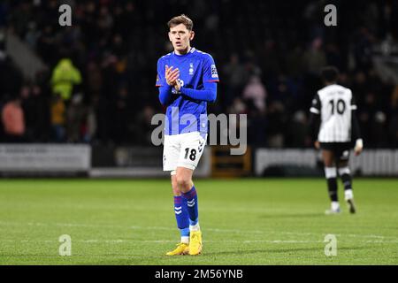 Nottingham, Regno Unito. 26th Dec, 2022. Ben Tollitt di Oldham Athletic dopo la partita della Vanarama National League tra Notts County e Oldham Athletic a Meadow Lane, Nottingham, lunedì 26th dicembre 2022. (Credit: Eddie Garvey | MI News) Credit: MI News & Sport /Alamy Live News Foto Stock