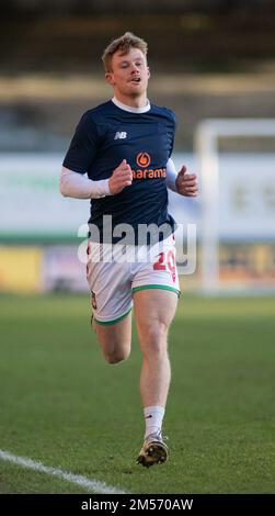 Wrexham, Wrexham County Borough, Galles. 26th dicembre 2022. Il riscaldamento di Andy Cannon di Wrexham durante il Wrexham Association Football Club V Solihull Moors Football Club all'ippodromo, nella Vanarama National League. (Credit Image: ©Cody Froggatt) Credit: Judy Froggatt/Alamy Live News Foto Stock