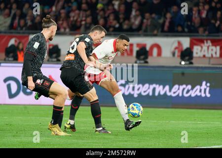 Bari, Italia. 26th Dec, 2022. Waild Cheddira (SSC Bari) durante SSC Bari vs Genova CFC, partita italiana di calcio Serie B a Bari, Italia, Dicembre 26 2022 Credit: Independent Photo Agency/Alamy Live News Foto Stock