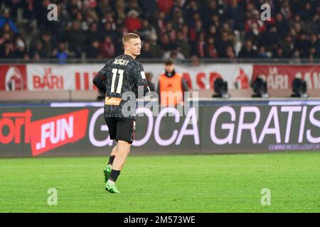 Bari, Italia. 26th Dec, 2022. Albert Gudmundsson (CFC di Genova) durante SSC Bari vs CFC di Genova, partita italiana di calcio Serie B a Bari, dicembre 26 2022 Credit: Independent Photo Agency/Alamy Live News Foto Stock