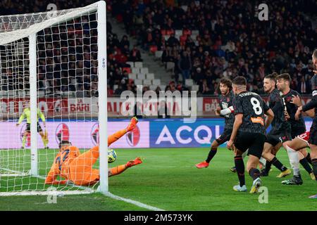 Bari, Italia. 26th Dec, 2022. Josep Martinez (CFC di Genova) durante SSC Bari vs CFC di Genova, partita italiana di calcio Serie B a Bari, dicembre 26 2022 Credit: Independent Photo Agency/Alamy Live News Foto Stock