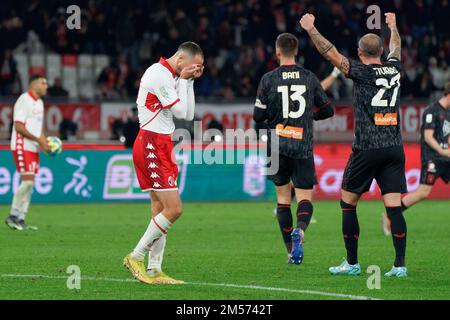 Bari, Italia. 26th Dec, 2022. Antonio Mazzotta (SSC Bari) durante SSC Bari vs Genova CFC, partita di calcio italiano Serie B a Bari, dicembre 26 2022 Credit: Independent Photo Agency/Alamy Live News Foto Stock